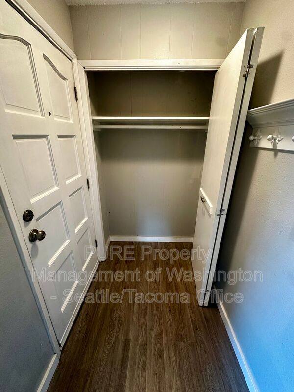 Apartment for rent at 602 5th Ave NW #A, Puyallup, WA 98371