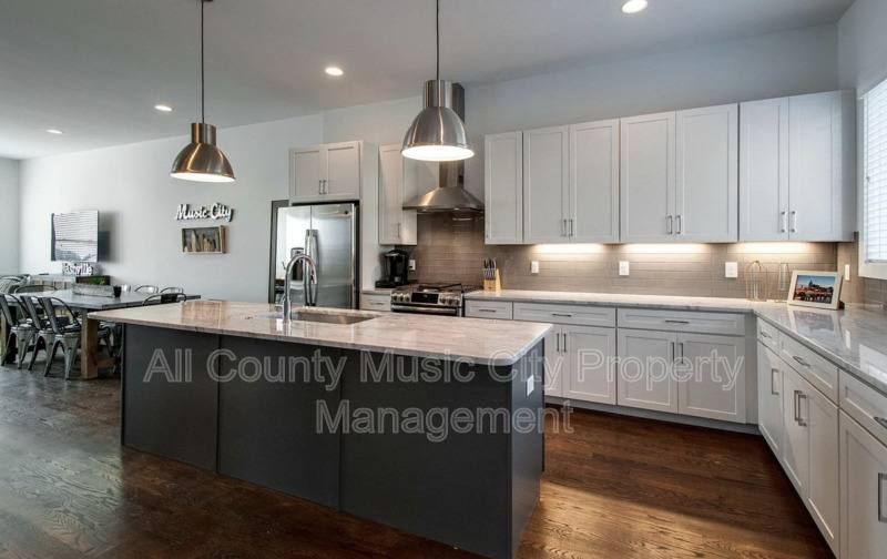Townhouse for rent at 3009 Delaware Ave, Nashville, TN 37209