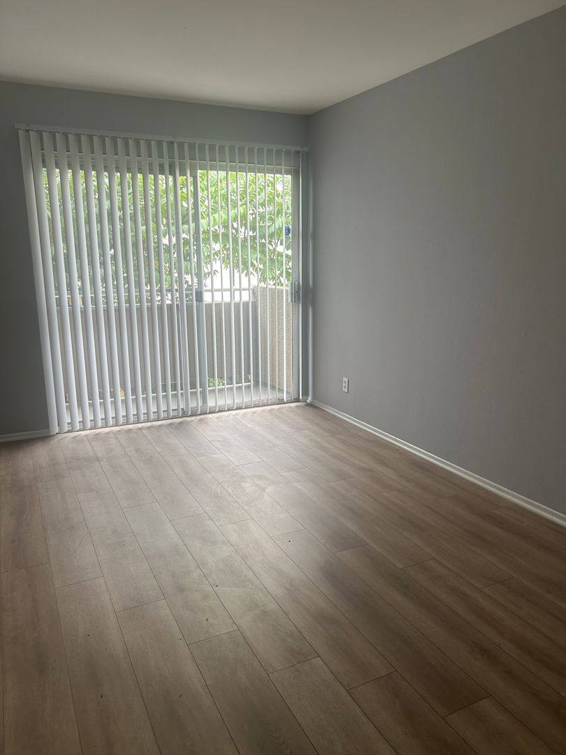 Apartment for rent at 1045 S Ardmore Ave, Los Angeles, CA 90006