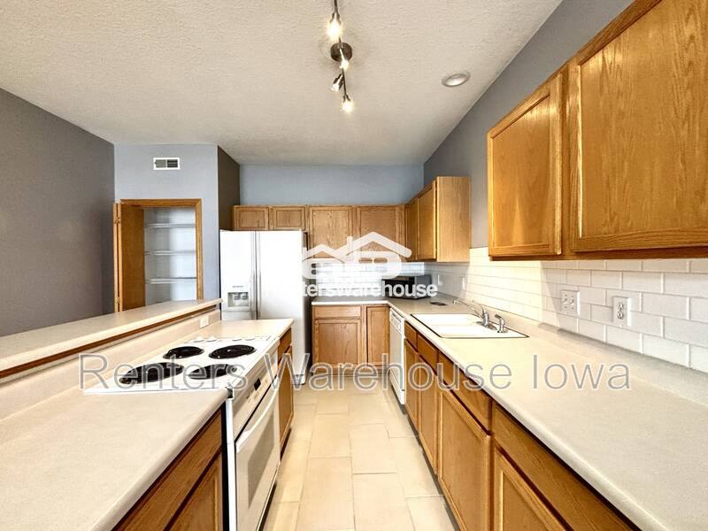 Apartment for rent at 950 67th St #410, West Des Moines, IA 50266