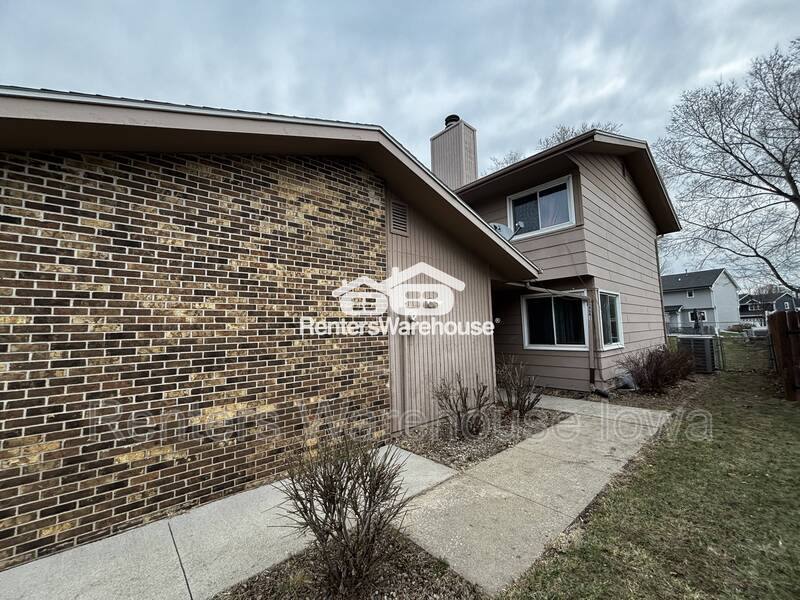 Apartment for rent at 950 67th St #410, West Des Moines, IA 50266