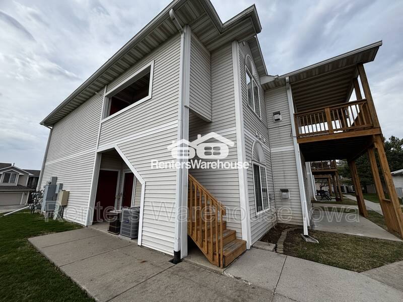Apartment for rent at 950 67th St #410, West Des Moines, IA 50266