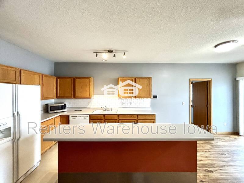 Apartment for rent at 950 67th St #410, West Des Moines, IA 50266