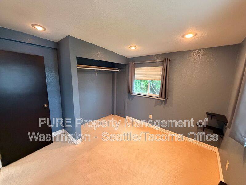 Apartment for rent at 802 9th St SW #802 1 2, Puyallup, WA 98371