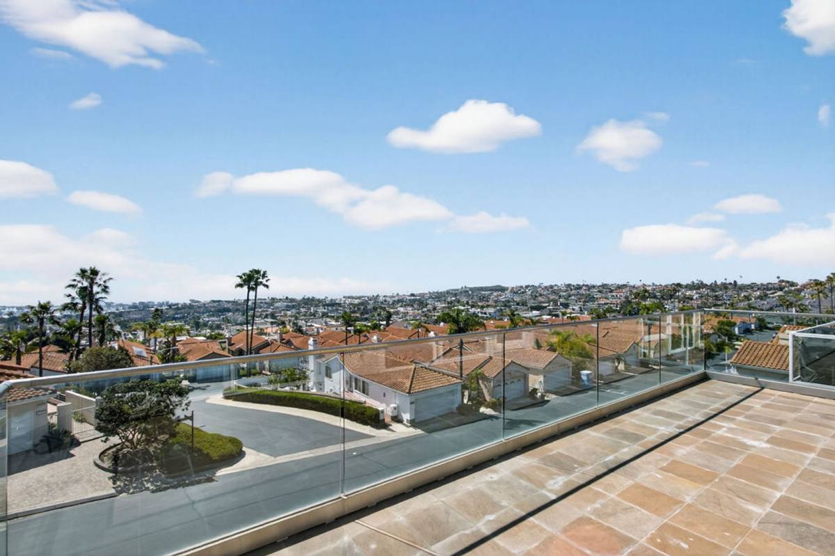 House for rent at 24902 Sea Crest Dr, Dana Point, CA 92629