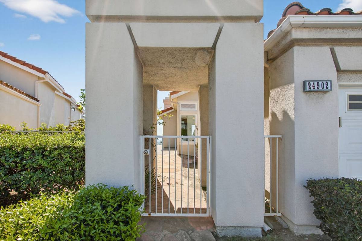 House for rent at 24902 Sea Crest Dr, Dana Point, CA 92629