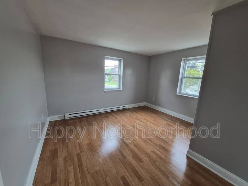 House for rent at 5-7 Upson St #4, Bristol, CT 06010