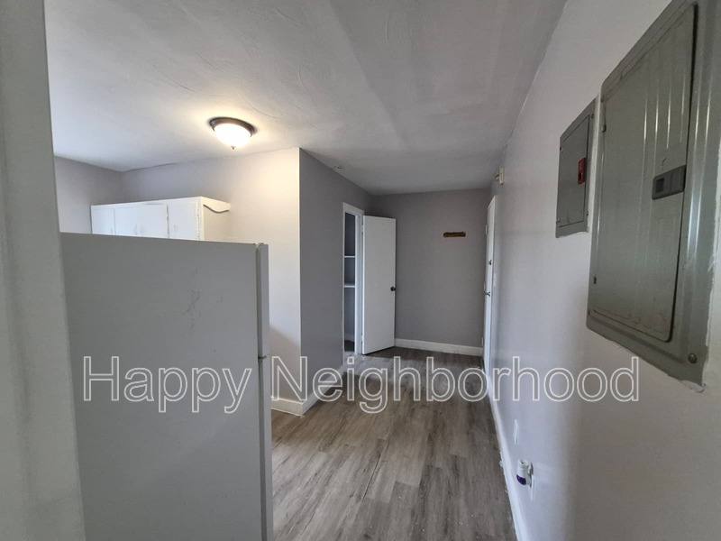 House for rent at 5-7 Upson St #4, Bristol, CT 06010