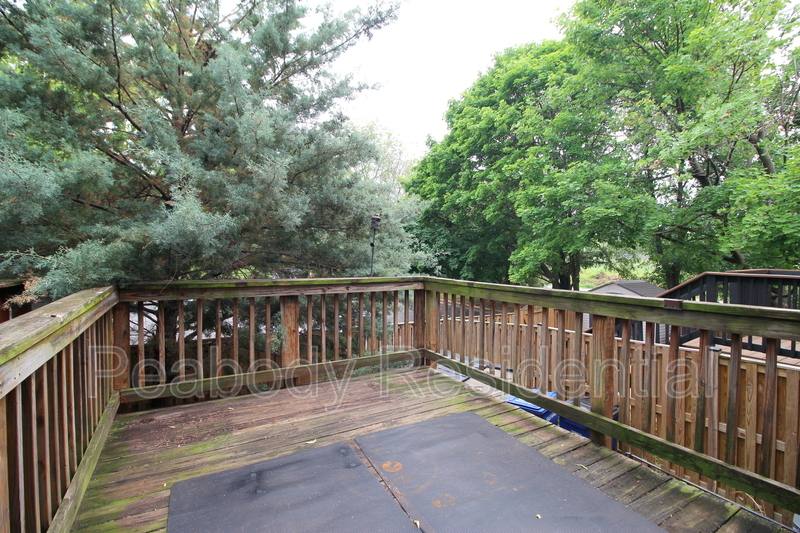 Townhouse for rent at 953 Ferndale Ave, Herndon, VA 20170