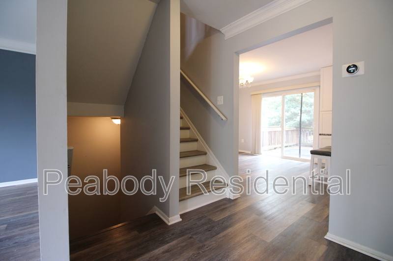Townhouse for rent at 953 Ferndale Ave, Herndon, VA 20170