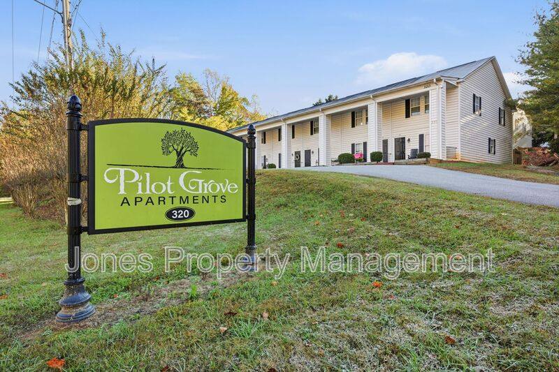 120 W 52 Bypass #B-3, Pilot Mountain, NC 27041