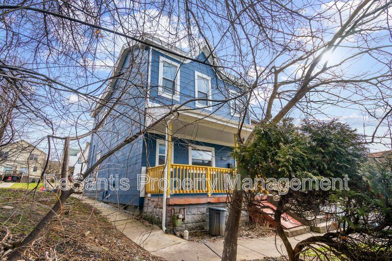 Apartment for rent at 3220 Juliet St #2, Pittsburgh, PA 15213