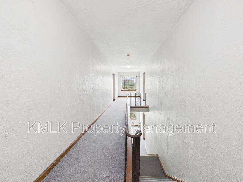 House for rent at 1352 Kenilworth Ave, Lakewood, OH 44107