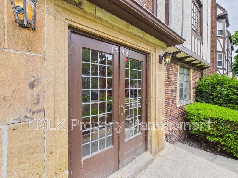 House for rent at 1352 Kenilworth Ave, Lakewood, OH 44107