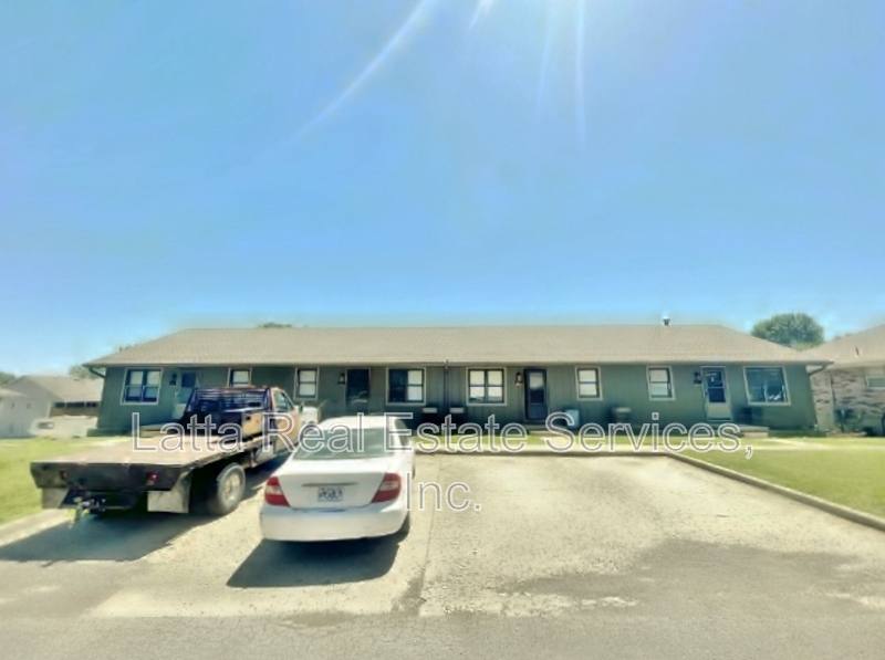 Apartment for rent at 405 W 30th St #101B, Higginsville, MO 64037