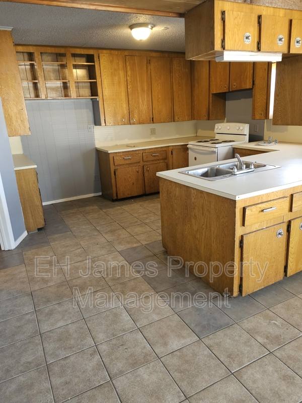 Apartment for rent at 217 N Wilson Ave - E, Sand Springs, OK 74063