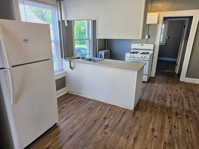 Apartment for rent at 1301 E 12th St #2, Des Moines, IA 50316