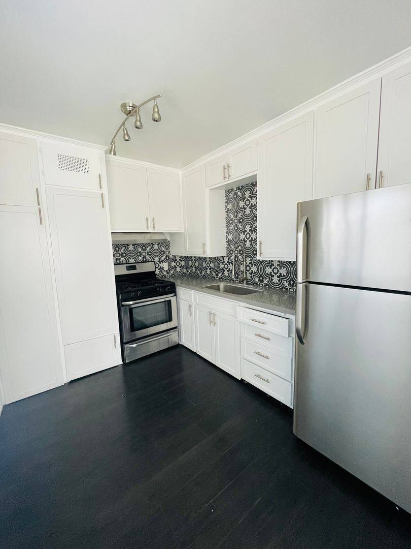 Apartment for rent at 408-410 E Elk 409-413 Lomita, Glendale, CA 91205
