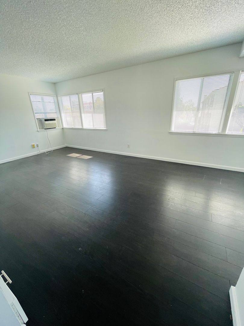 Apartment for rent at 408-410 E Elk 409-413 Lomita, Glendale, CA 91205