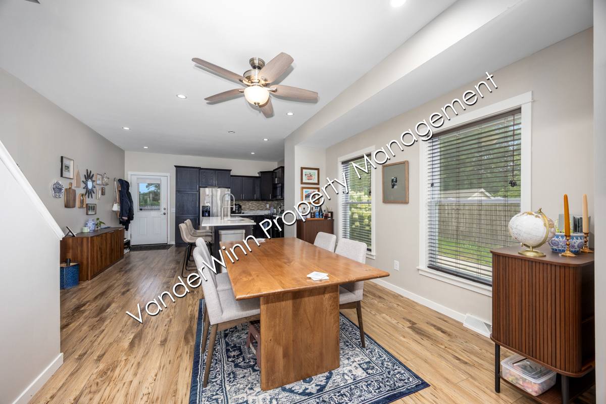 Townhouse for rent at 739 Bates St SE, Grand Rapids, MI 49503