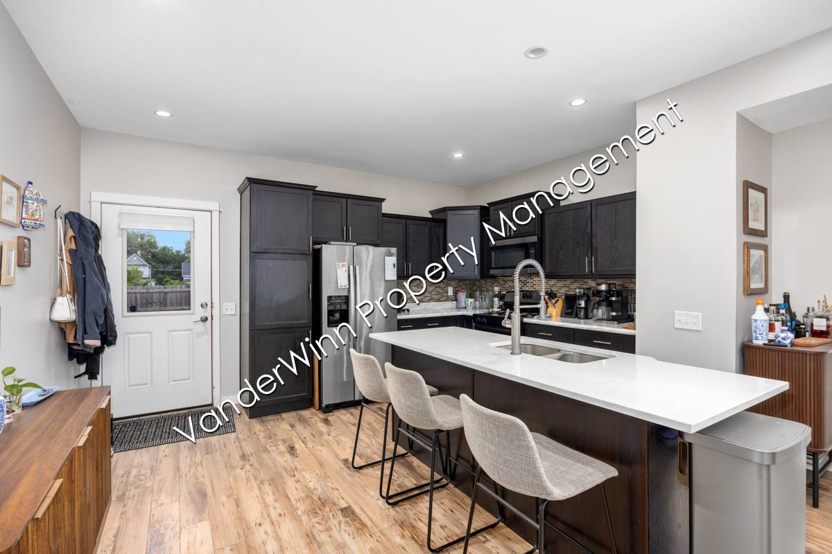 Townhouse for rent at 739 Bates St SE, Grand Rapids, MI 49503