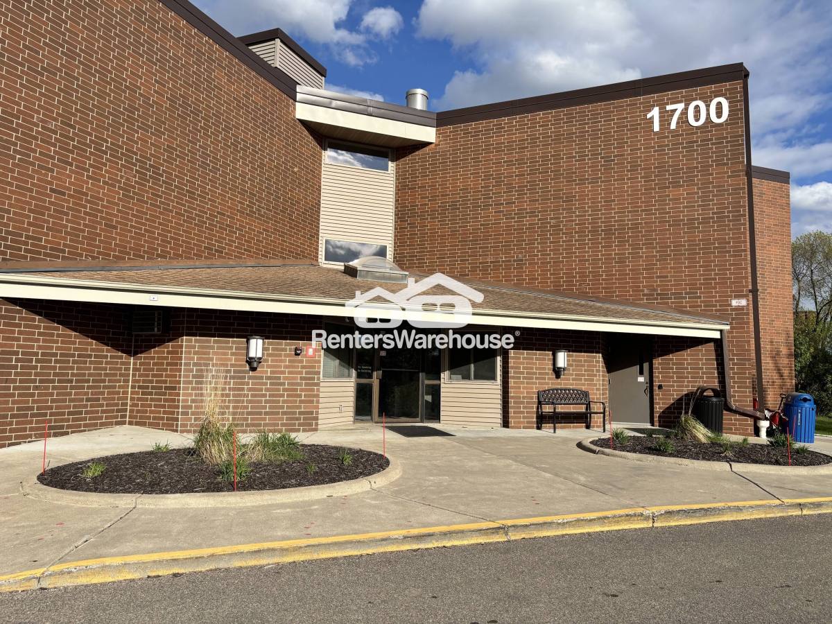 Condo for rent at 1700 Four Oaks Rd #124, Saint Paul, MN 55121