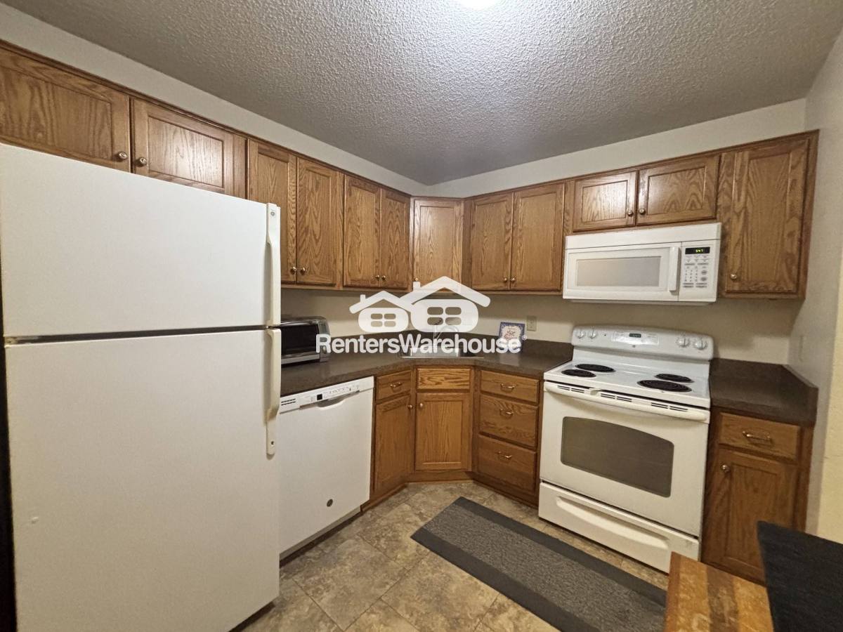 Condo for rent at 1700 Four Oaks Rd #124, Saint Paul, MN 55121