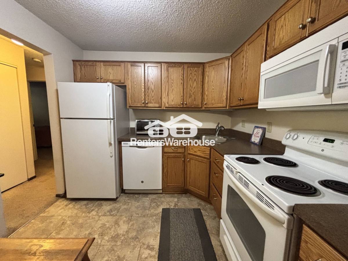 Condo for rent at 1700 Four Oaks Rd #124, Saint Paul, MN 55121