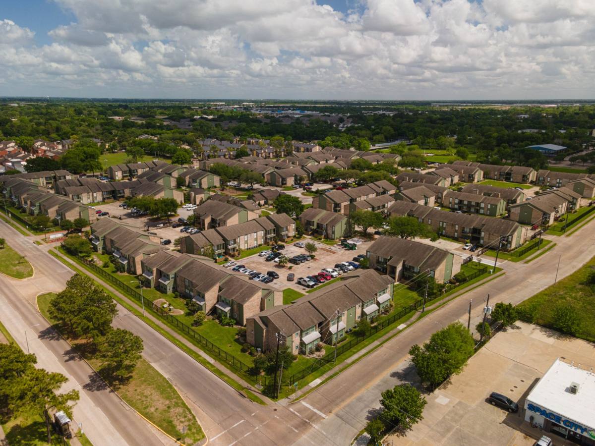 Apartment for rent at 6363 W Airport Blvd, Houston, TX 77035