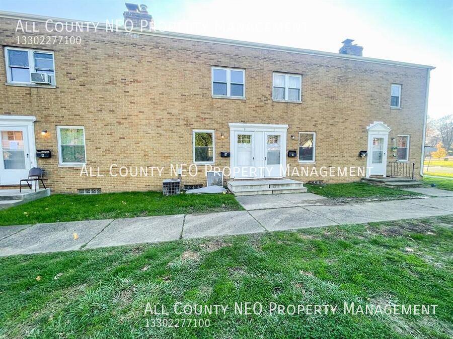 Apartment for rent at 2114 Market Ave N #2, Canton, OH 44714