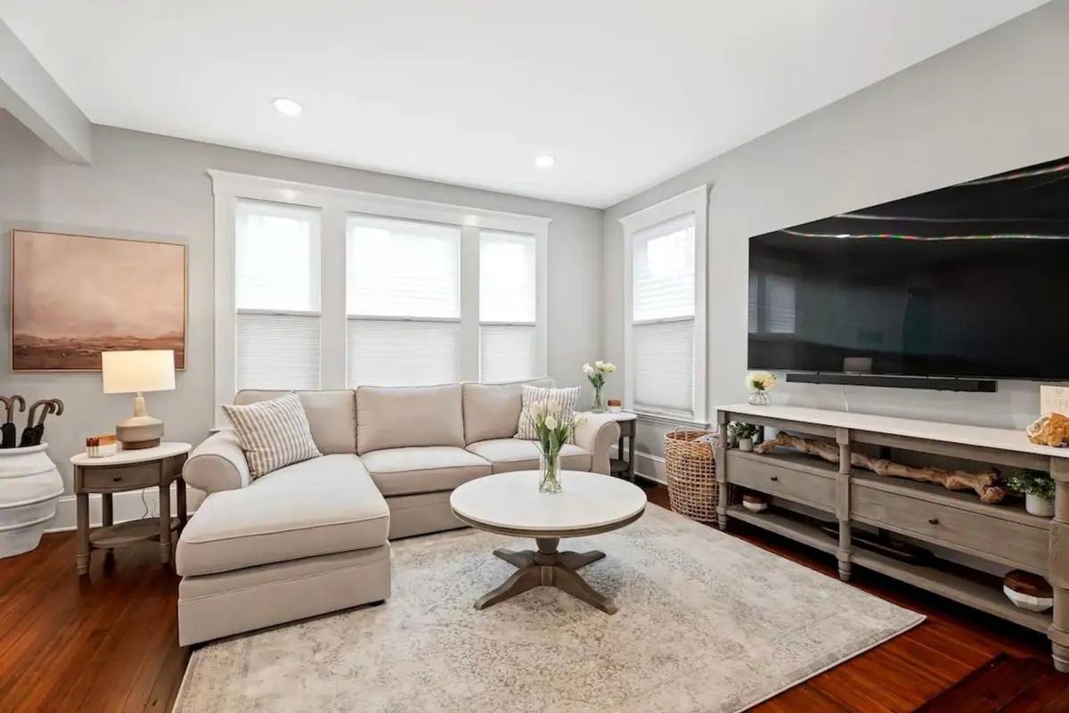 Apartment for rent at 20 Hobart St - 1st Floor, New Haven, CT 06511