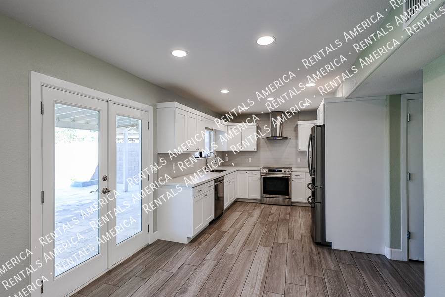 House for rent at 22442 N 21st St, Phoenix, AZ 85024