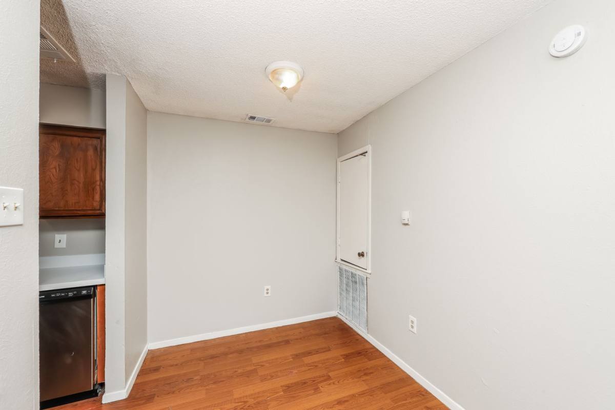 Apartment for rent at 9696 Walnut St, Dallas, TX 75243