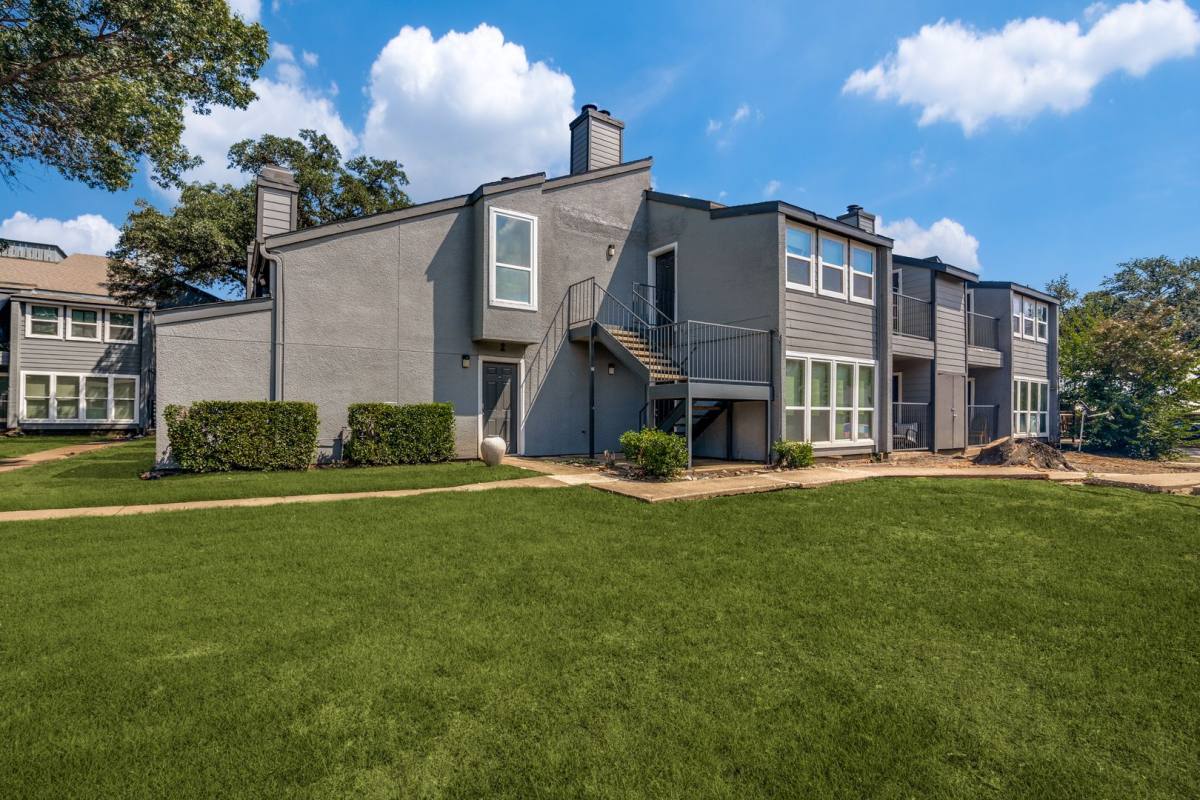 Apartment for rent at 9696 Walnut St, Dallas, TX 75243