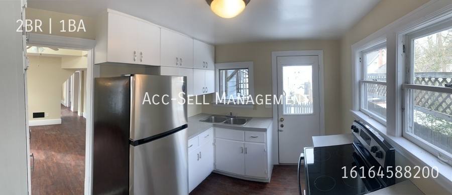 Apartment for rent at 104 Diamond Ave SE #1, Grand Rapids, MI 49504