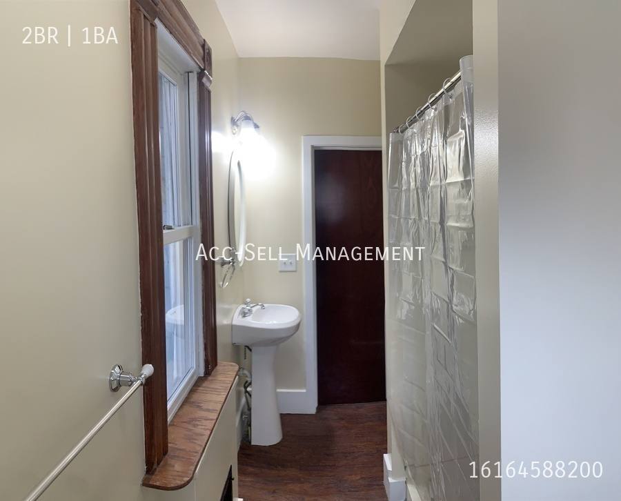 Apartment for rent at 104 Diamond Ave SE #1, Grand Rapids, MI 49504