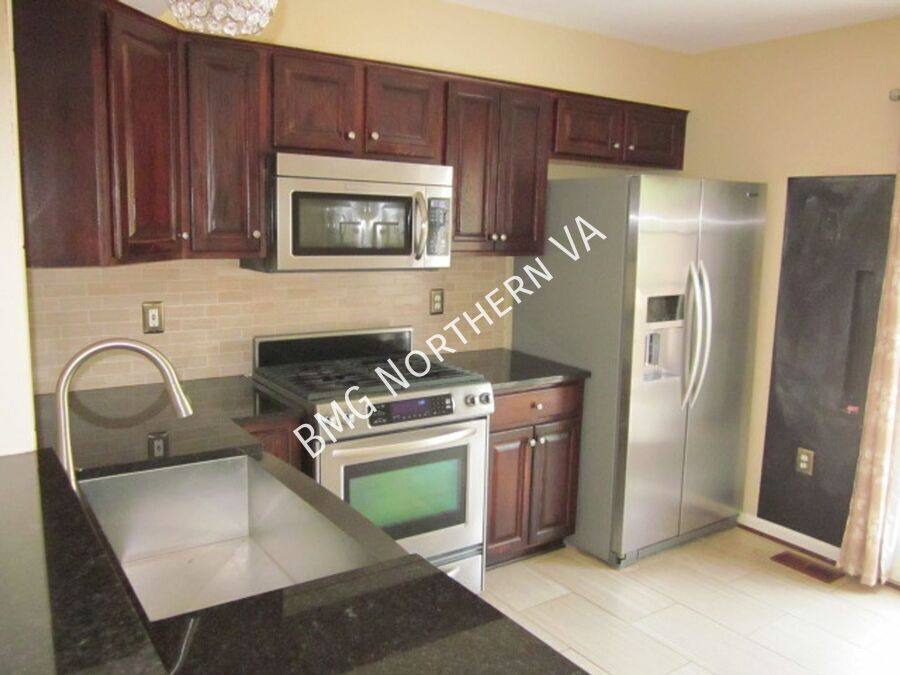 Townhouse for rent at 14306 Newbern Loop, Gainesville, VA 20155