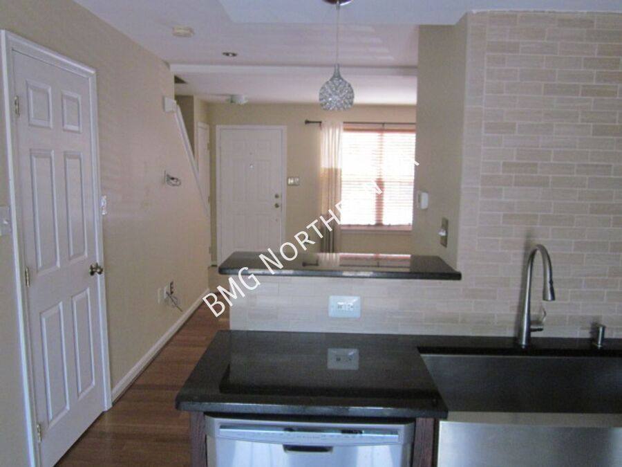 Townhouse for rent at 14306 Newbern Loop, Gainesville, VA 20155