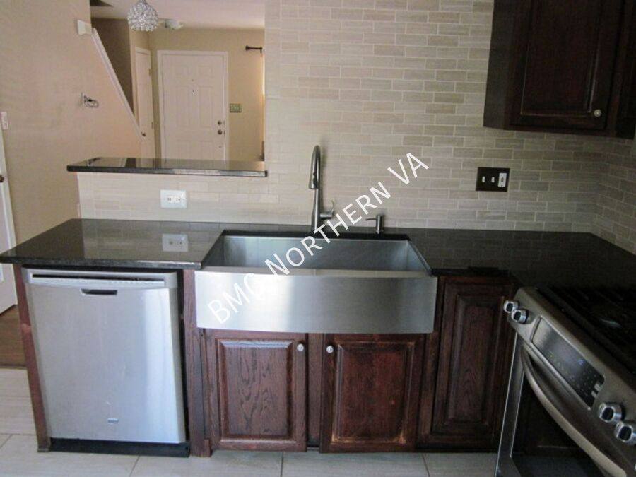 Townhouse for rent at 14306 Newbern Loop, Gainesville, VA 20155