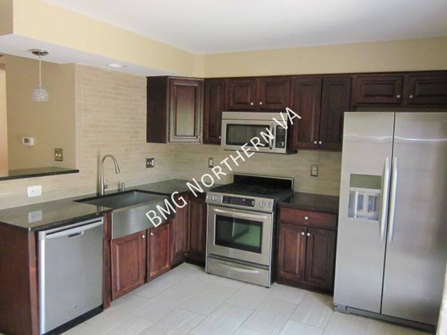 Townhouse for rent at 14306 Newbern Loop, Gainesville, VA 20155