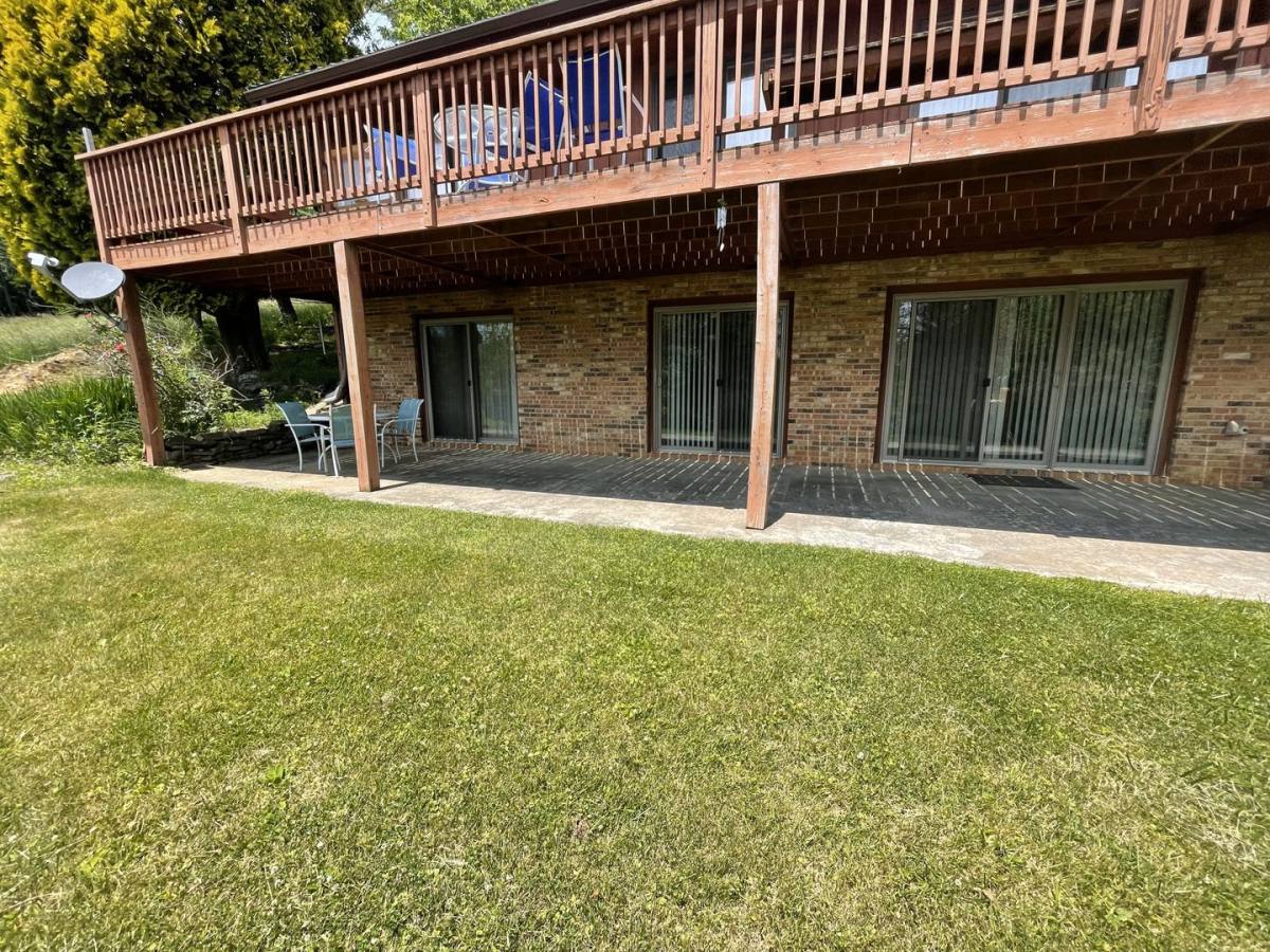 Apartment for rent at 593-B Pinnacle Dr, Boone, NC 28607