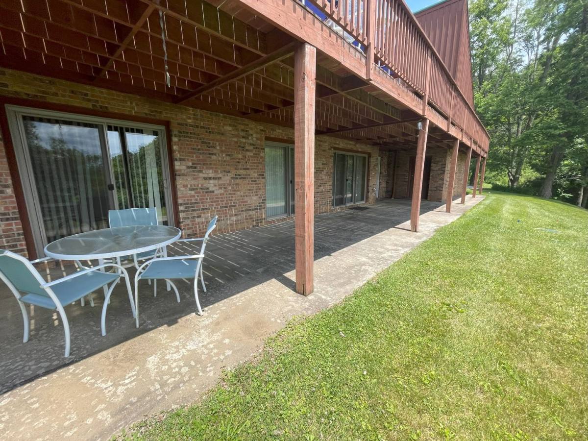 Apartment for rent at 593-B Pinnacle Dr, Boone, NC 28607