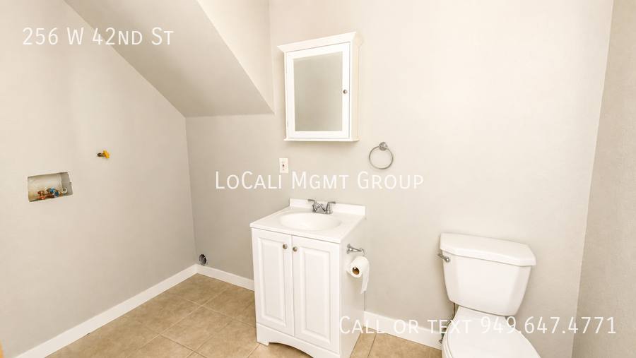 Townhouse for rent at 256 W 42nd St, Los Angeles, CA 90037