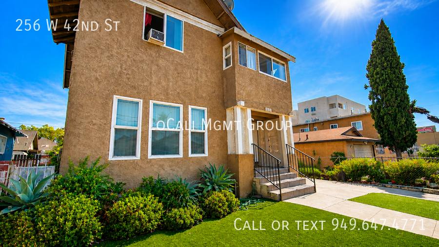 Townhouse for rent at 256 W 42nd St, Los Angeles, CA 90037