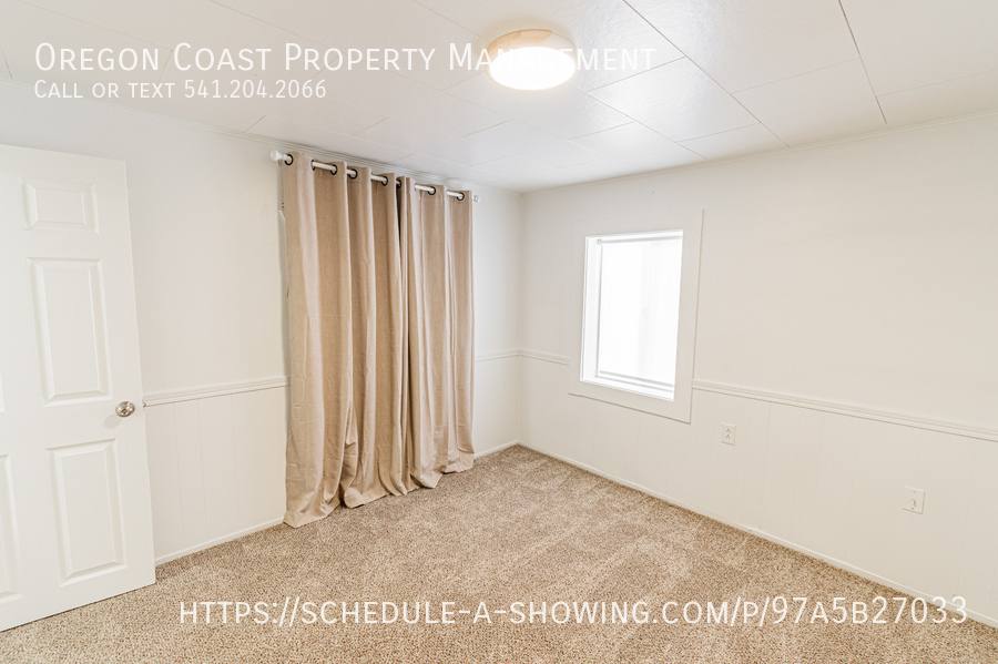 Apartment for rent at 537 SW 32nd St, Lincoln City, OR 97367