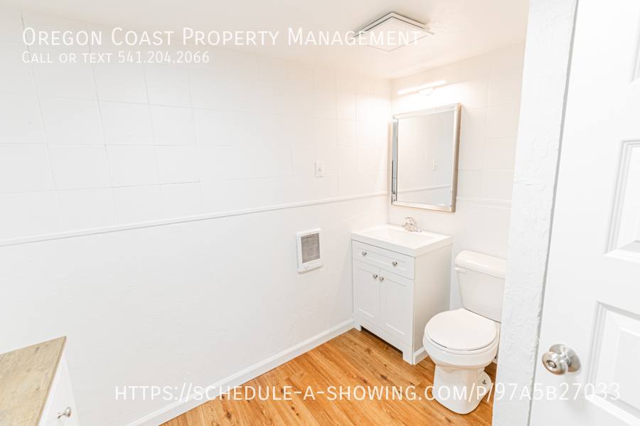 Apartment for rent at 537 SW 32nd St, Lincoln City, OR 97367