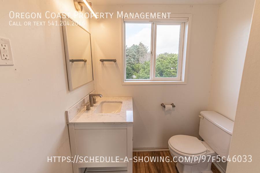 Apartment for rent at 529 SW 32nd St, Lincoln City, OR 97367