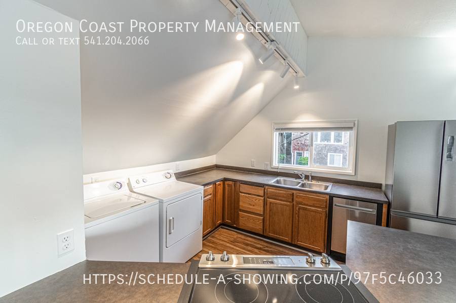 Apartment for rent at 529 SW 32nd St, Lincoln City, OR 97367