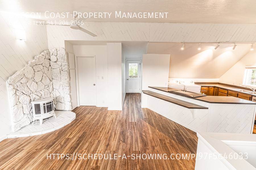 Apartment for rent at 529 SW 32nd St, Lincoln City, OR 97367