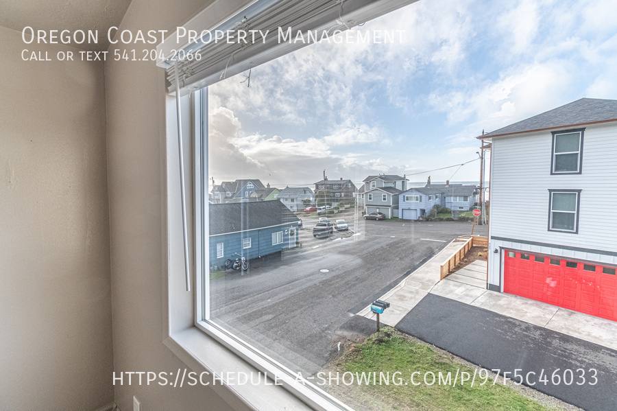 Apartment for rent at 529 SW 32nd St, Lincoln City, OR 97367